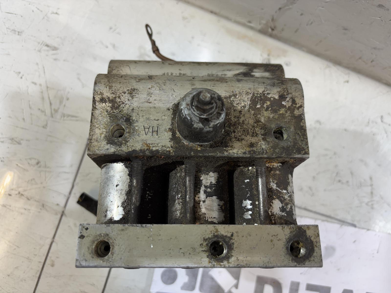 Блок ABS (насос) 4A0614111B Audi A6 C4