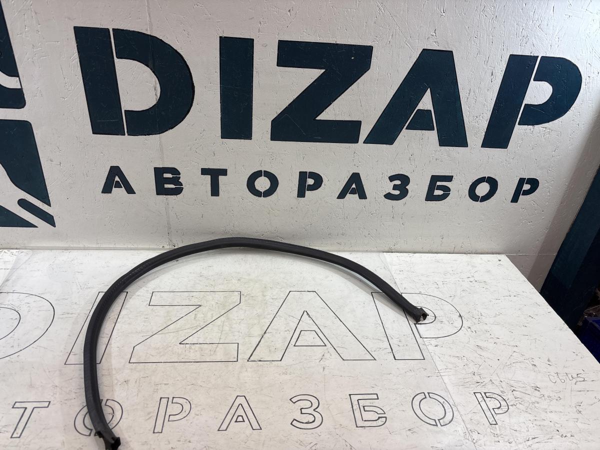 Уплотнитель капота 4B0823723A Audi A6 C5 / A6 C5 Allroad