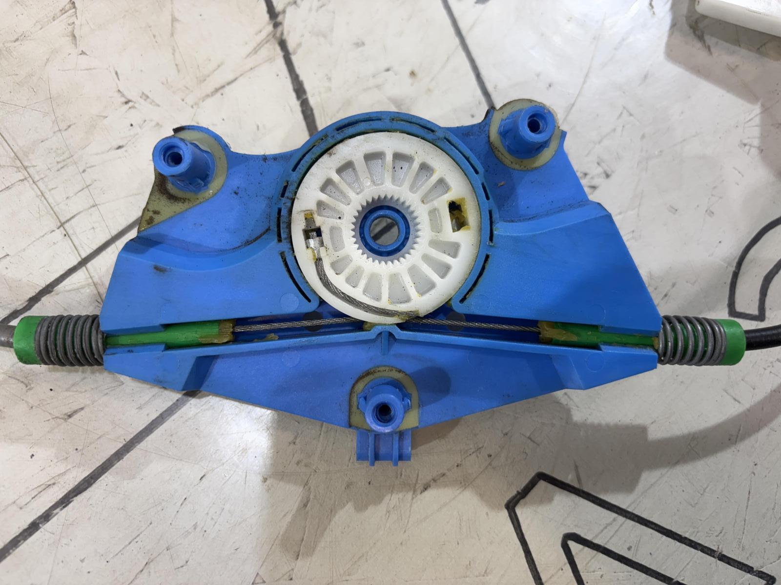 Стеклоподъемник электрический задний правый 8E0839462C Audi A4 B6