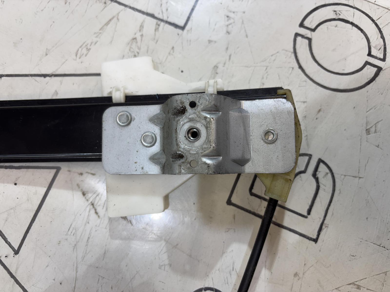 Стеклоподъемник электрический задний правый 8E0839462C Audi A4 B6