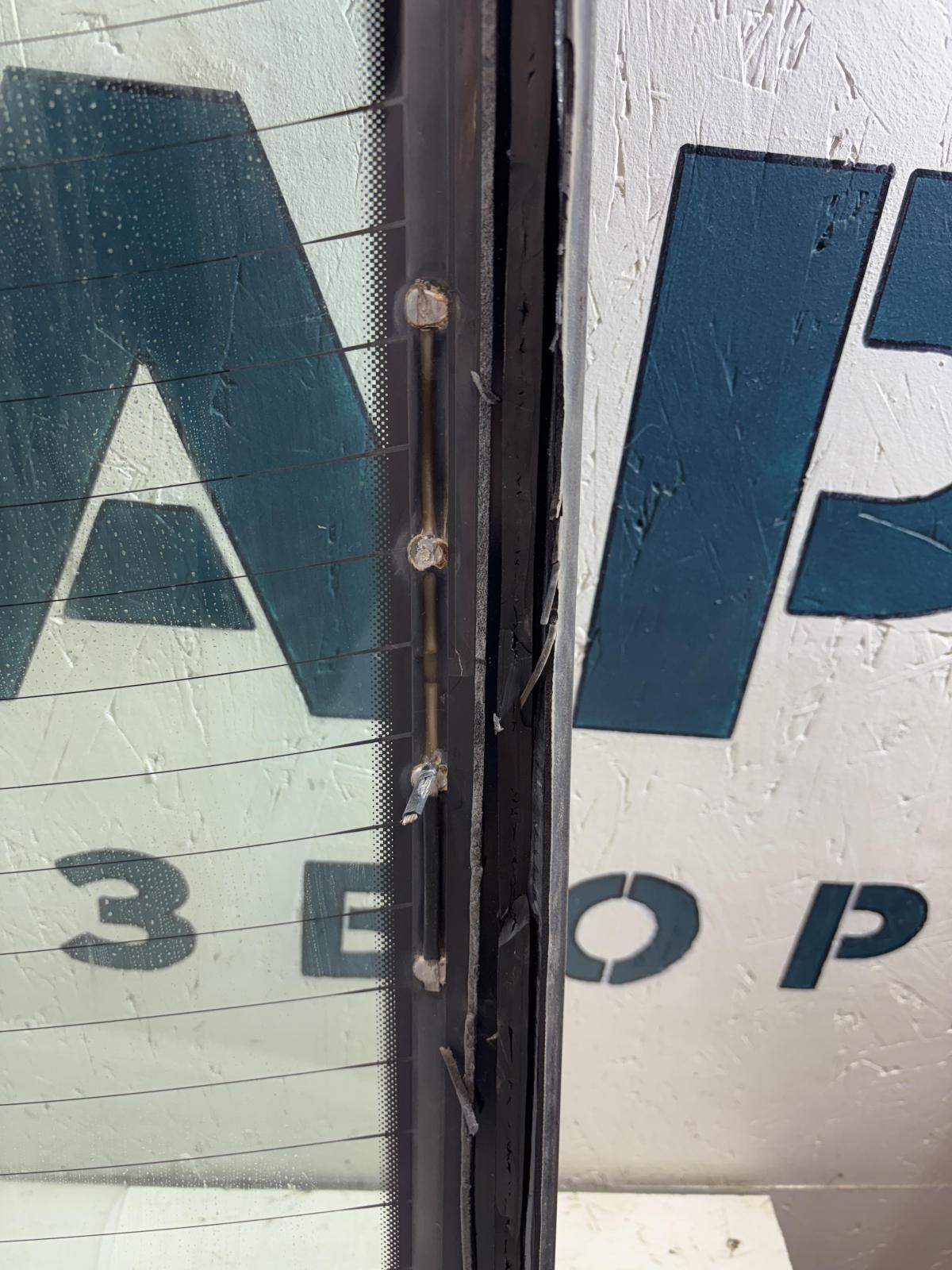 Стекло заднее 4F5845501