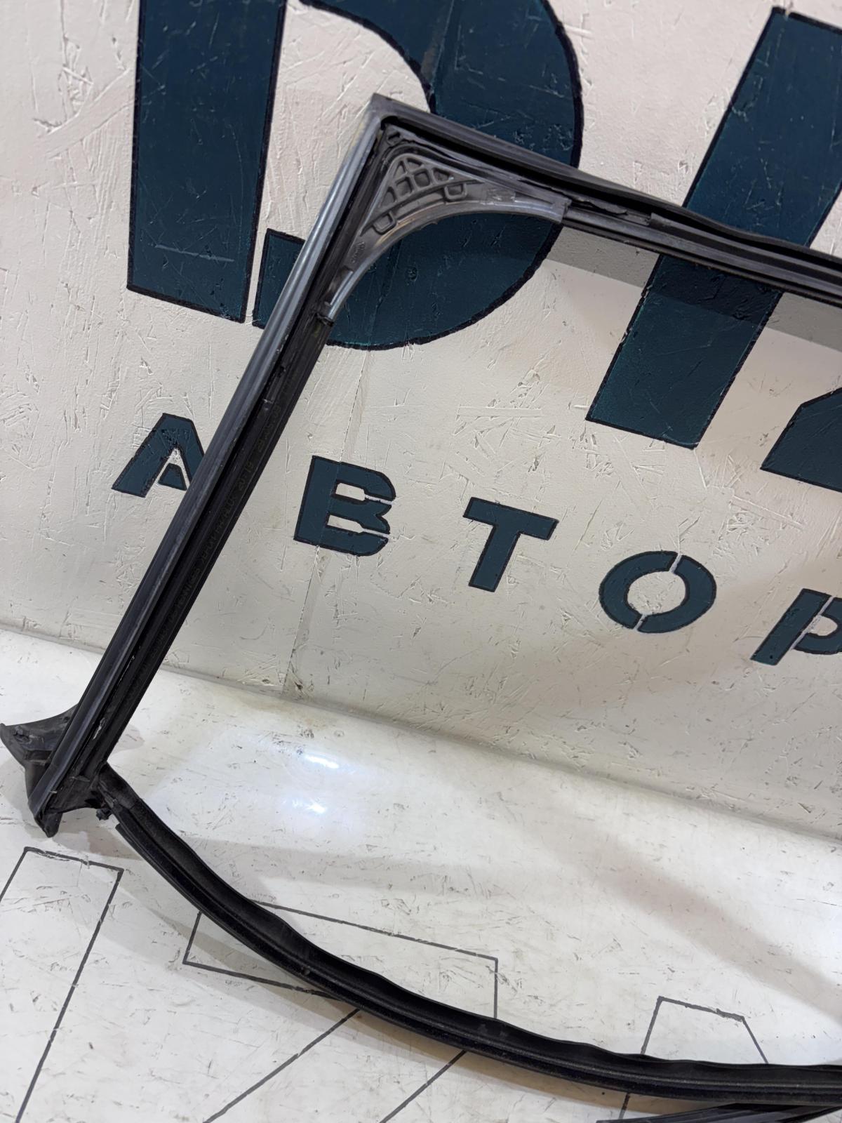 Направляющая стекла задняя правая 4F9839440 