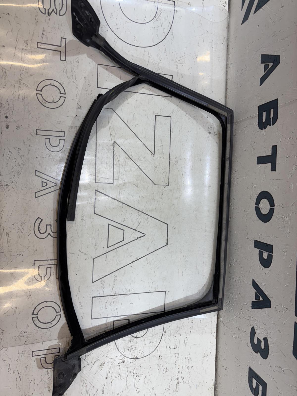 Направляющая стекла задняя правая 4F9839440 