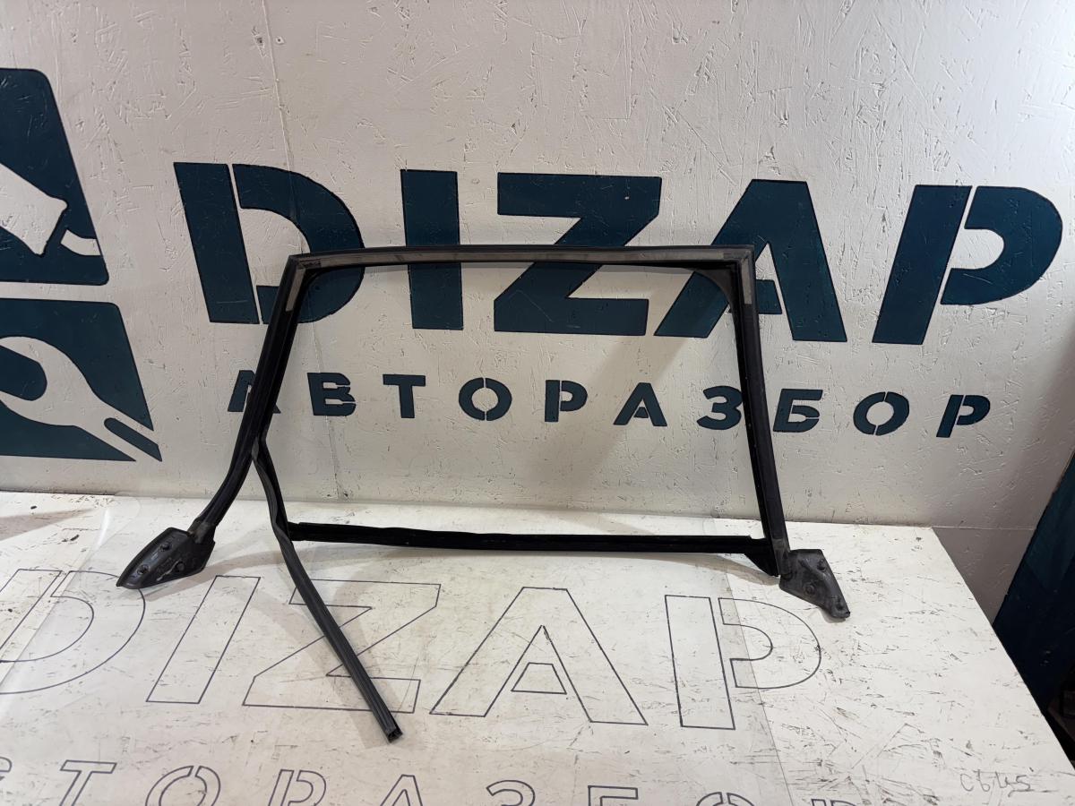 Направляющая стекла задняя правая 4F9839440 