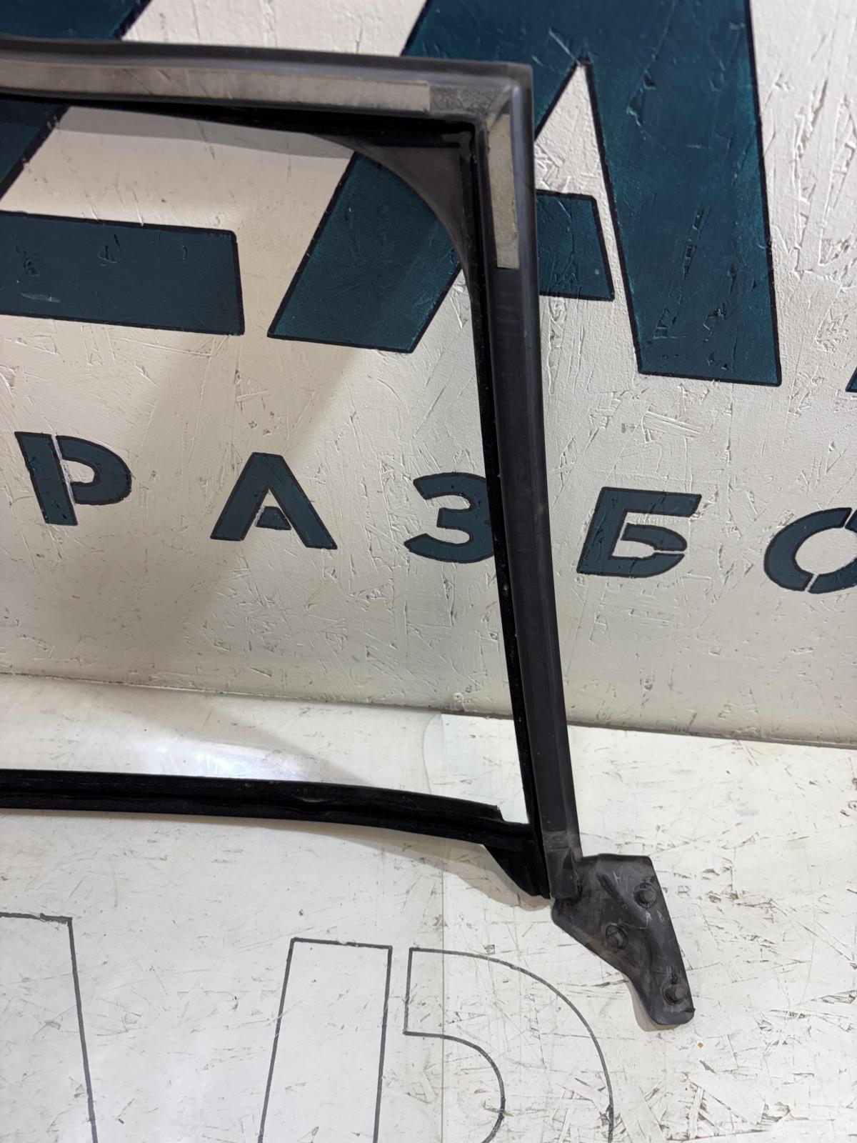 Направляющая стекла задняя правая 4F9839440 