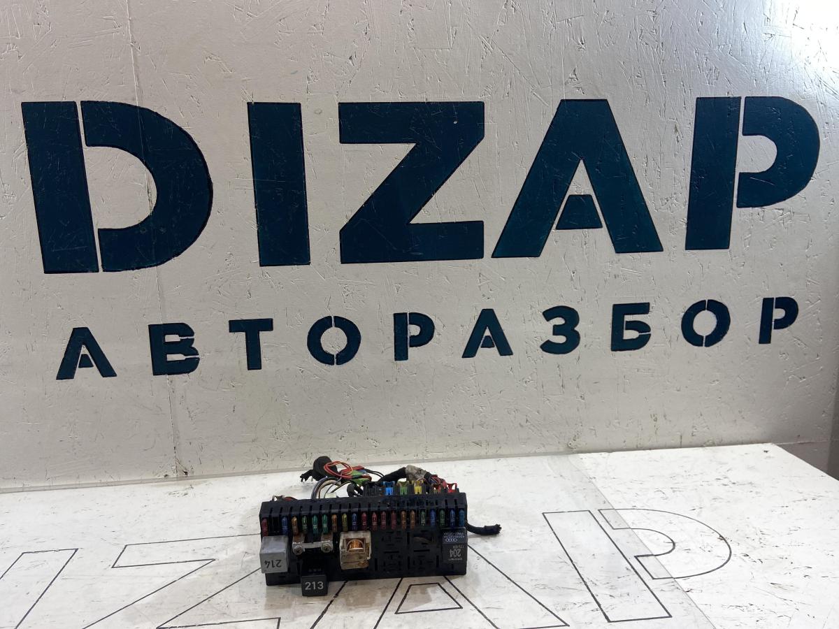Блок предохранителей 443941822A Audi 80 B3