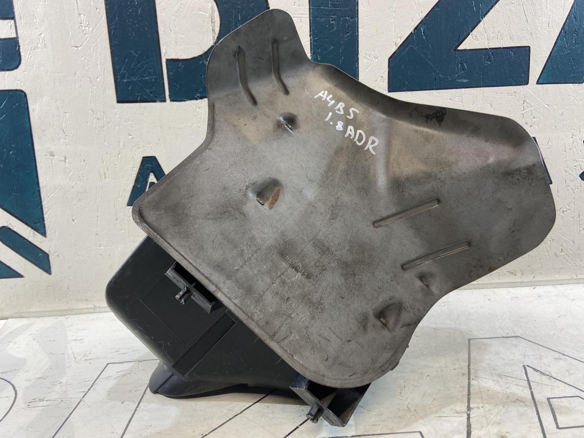 Корпус воздушного фильтра 06B133837A 