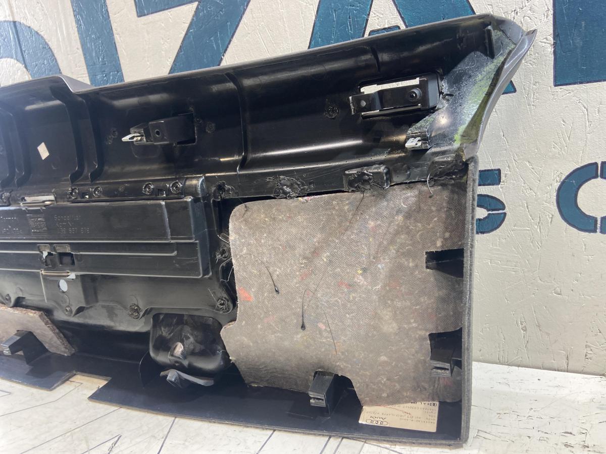 Облицовка крышки багажного отсека 4B9867979 