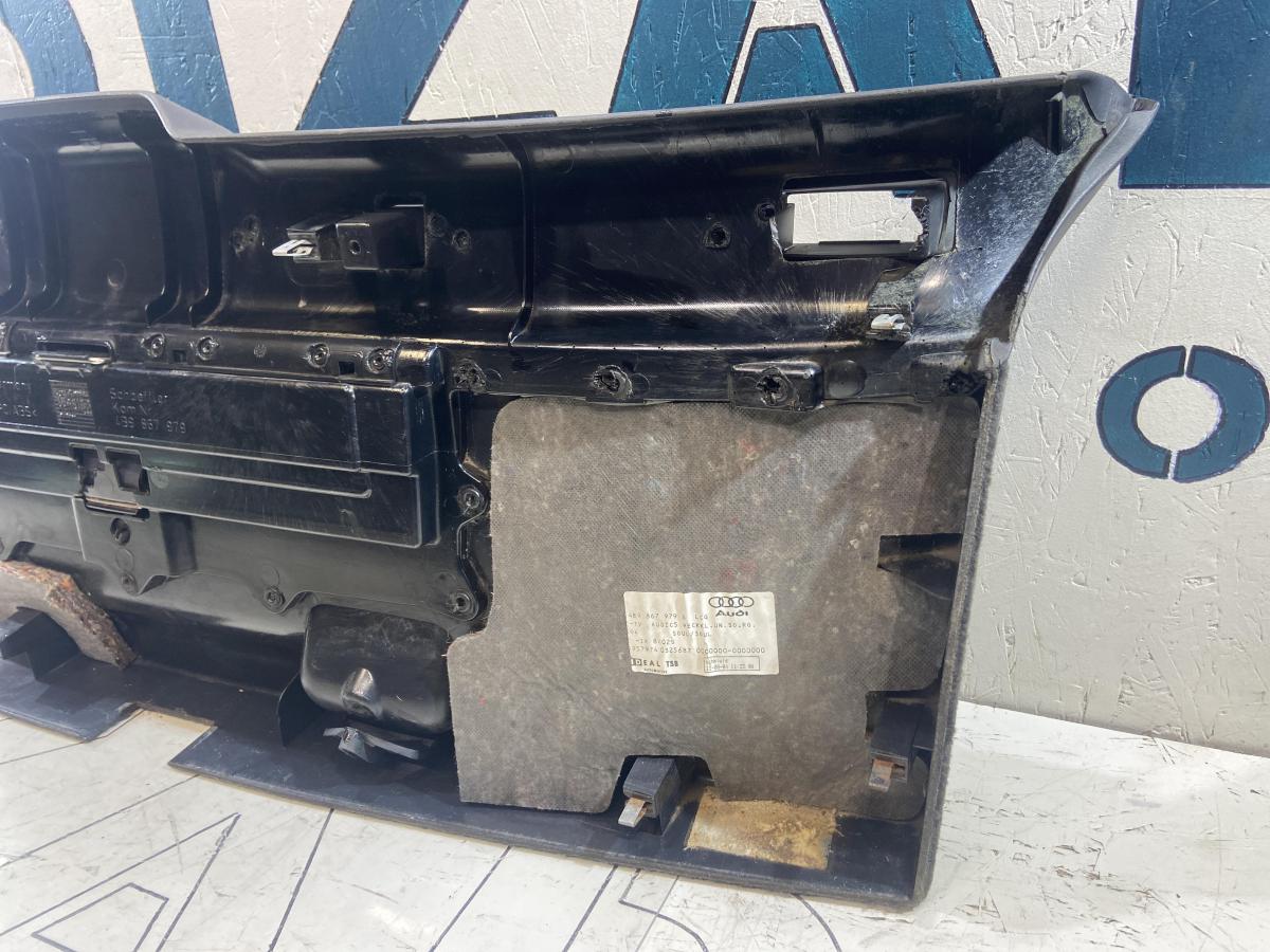 Облицовка крышки багажного отсека 4B9867979 