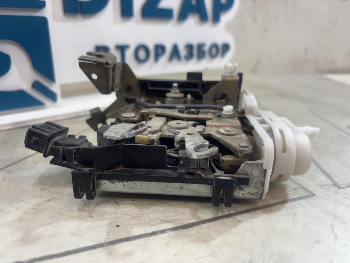 Замок двери передней левой 4A1837015D Audi A6 C4