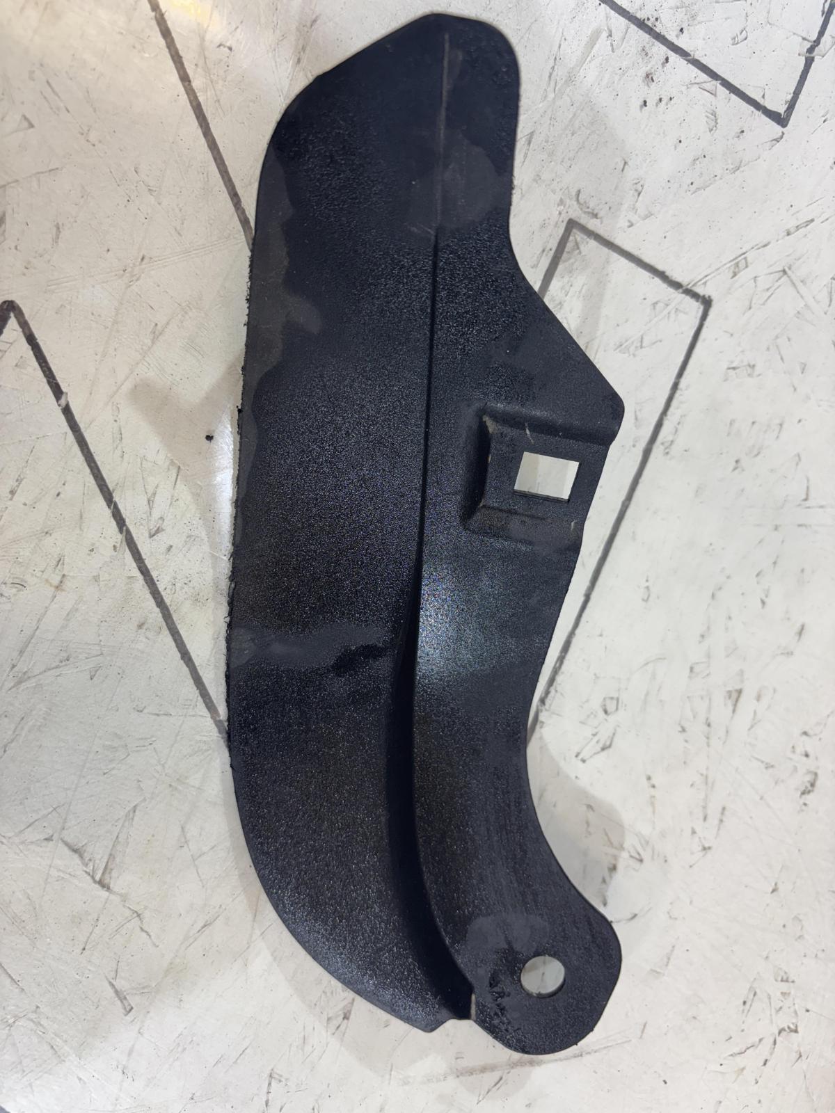 Cпойлер колеса 8E0853888A Audi A4 B6