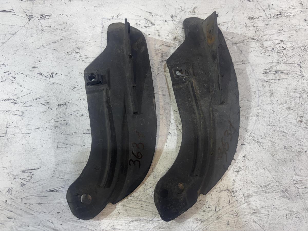 Cпойлер колеса 8E0853888 Audi A4 B6