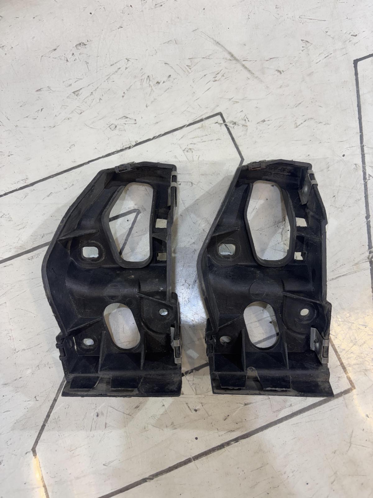 Кронштейн порога левый передний 8E0853921B Audi A4 B6