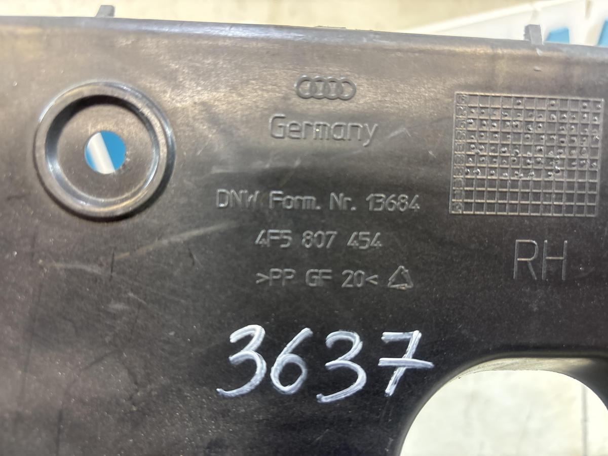 Кронштейн заднего бампера правый 4F5807454 