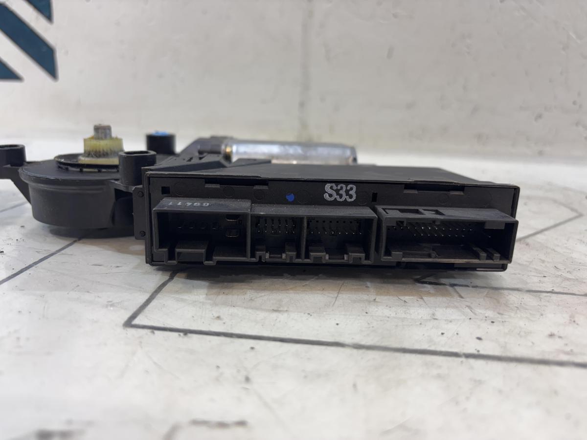 Моторчик стеклоподъемника 8E2959801B Audi A4 B6