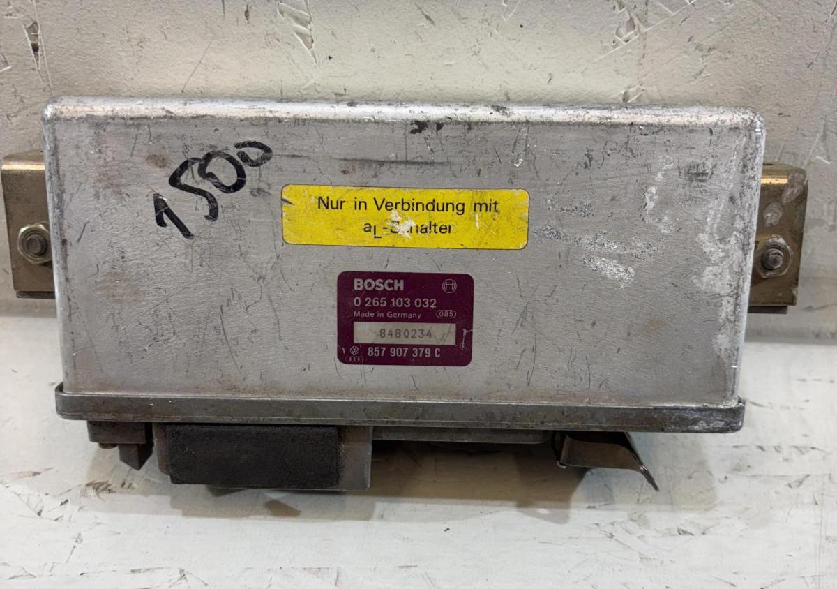 Блок управления ABS 857907379C Audi 80 B3