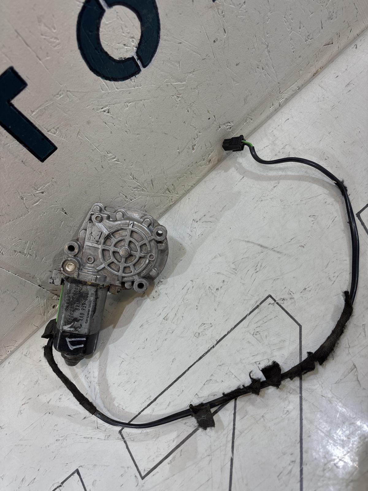 Стеклоподъемник электрический передний правый 4A0959802 Audi A6 C4