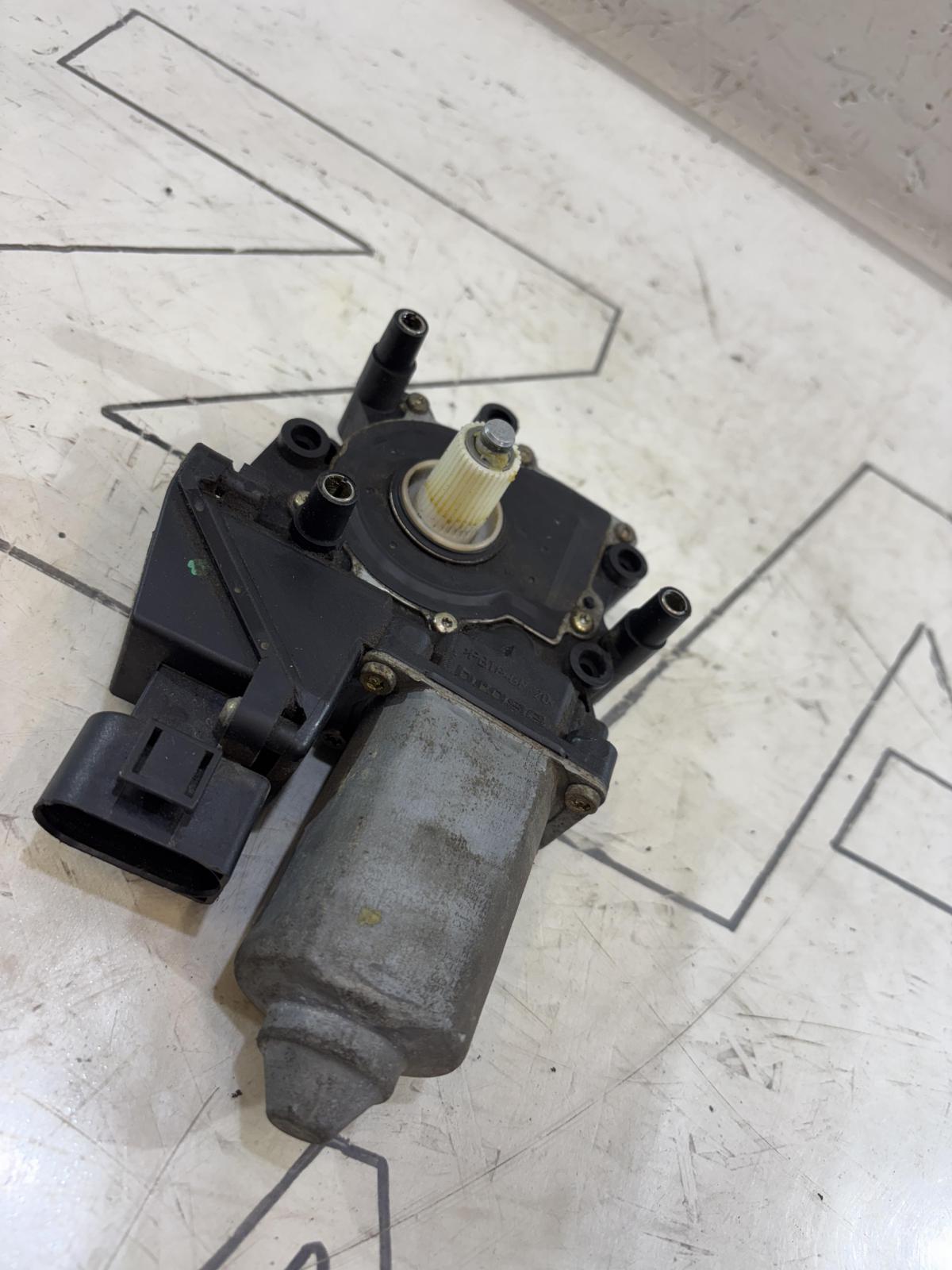 Моторчик стеклоподъёмника 4A0959801C Audi A6 C4