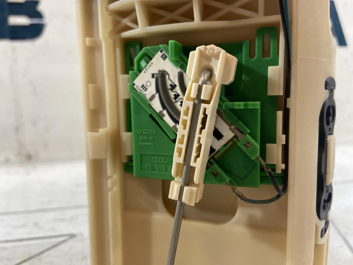 Модуль подачи топлива и датчик уровня топлива 4B0919051 Audi A6 C5 / A6 C5 Allroad