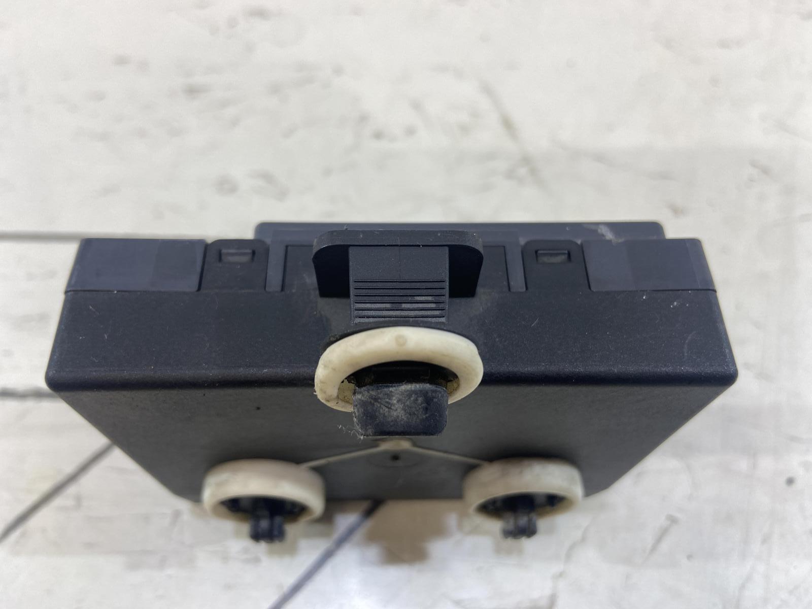 Блок управления двери задней правой 4F0959794E Audi A6 C6 / S6 C6 / RS6 C6