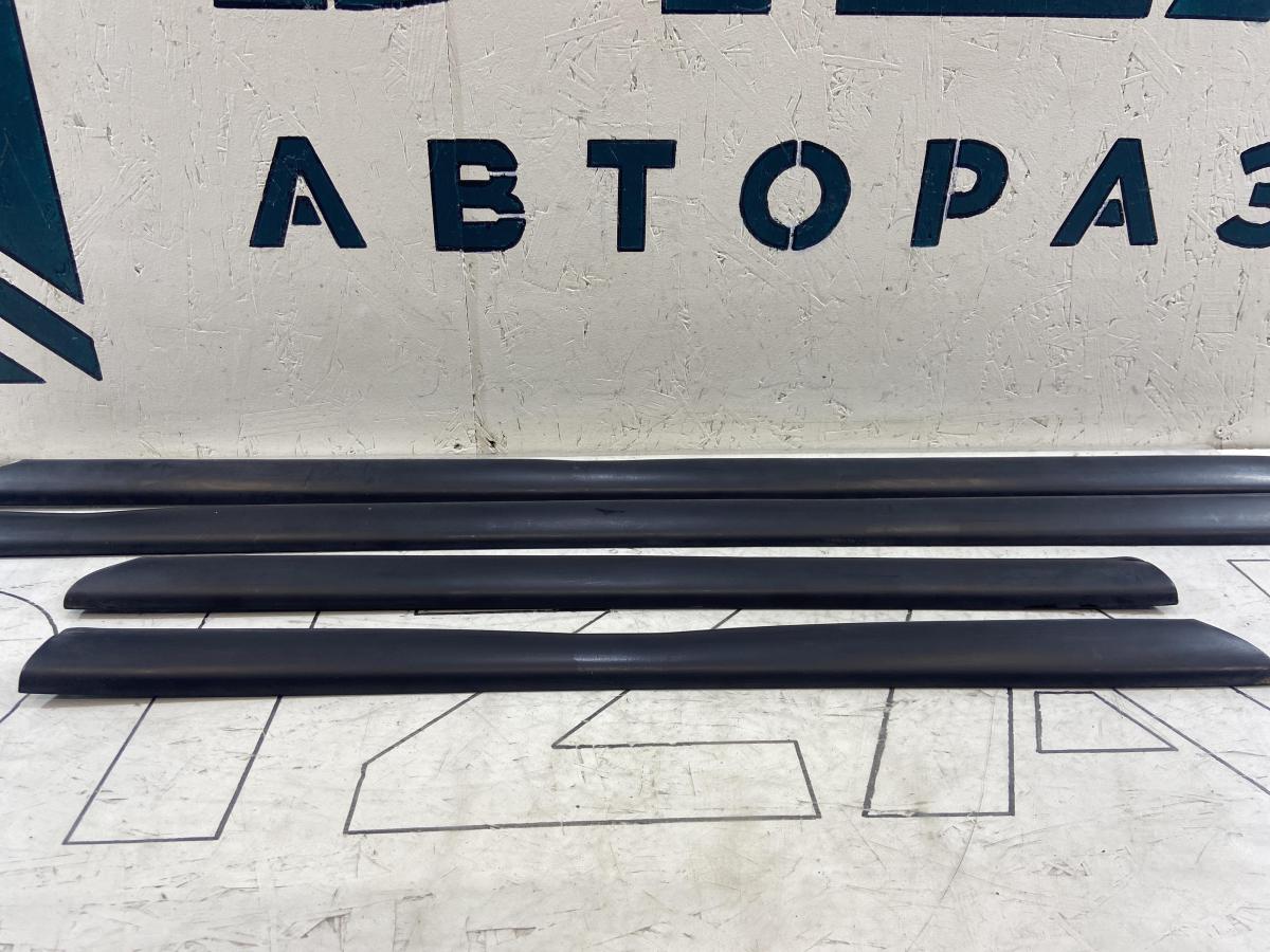 Молдинги (накладки) дверей нижние 8D0853970B Audi A4 B5 седан / Avant