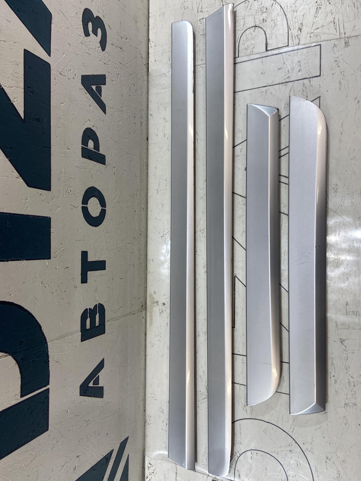 Молдинги (накладки) дверей нижние 8E0853970E Audi A4 B6 / B7