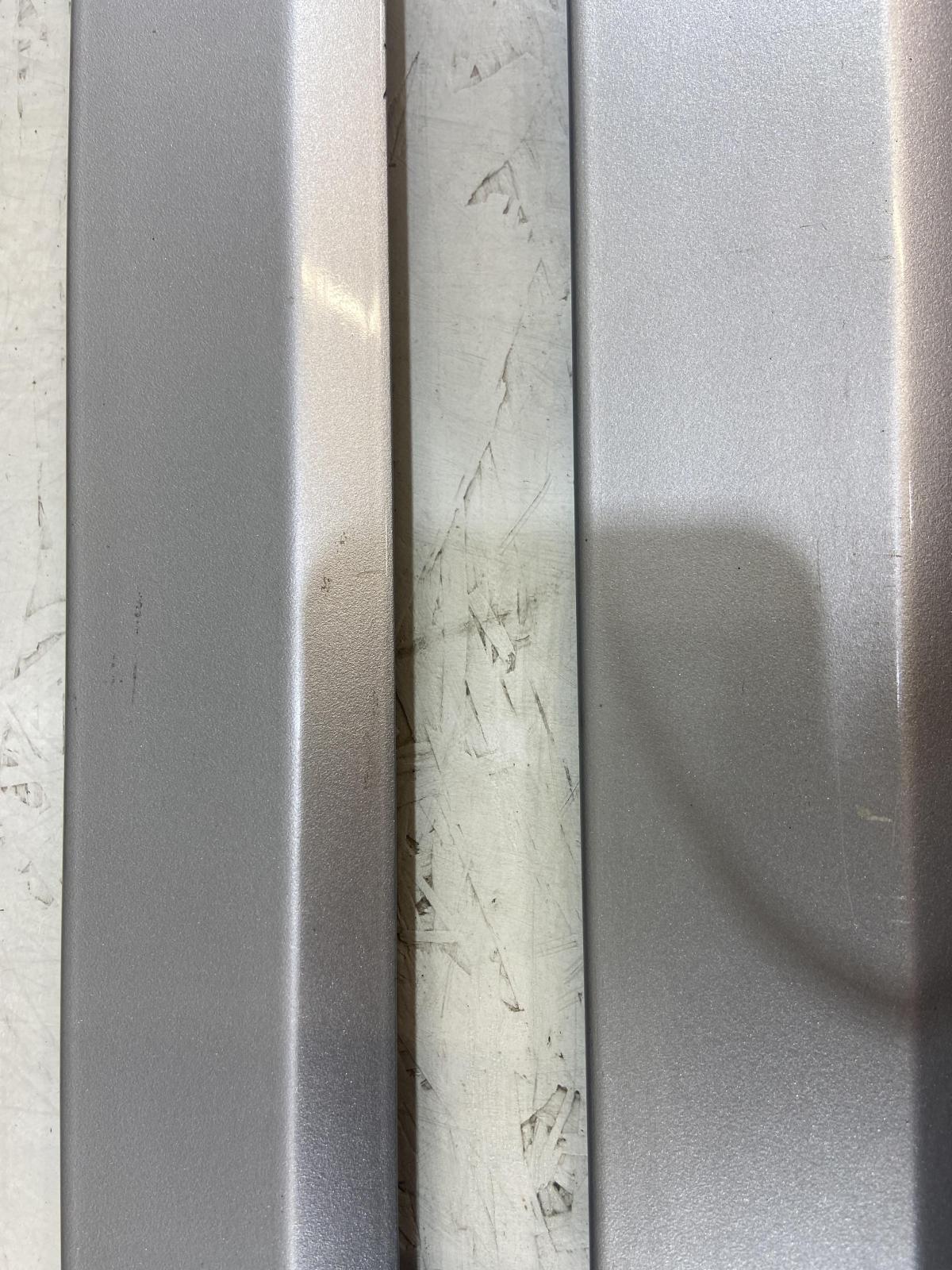 Молдинги (накладки) дверей нижние 8E0853970E Audi A4 B6 / B7