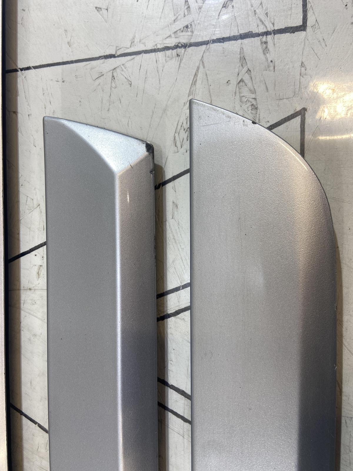 Молдинги (накладки) дверей нижние 8E0853970E Audi A4 B6 / B7