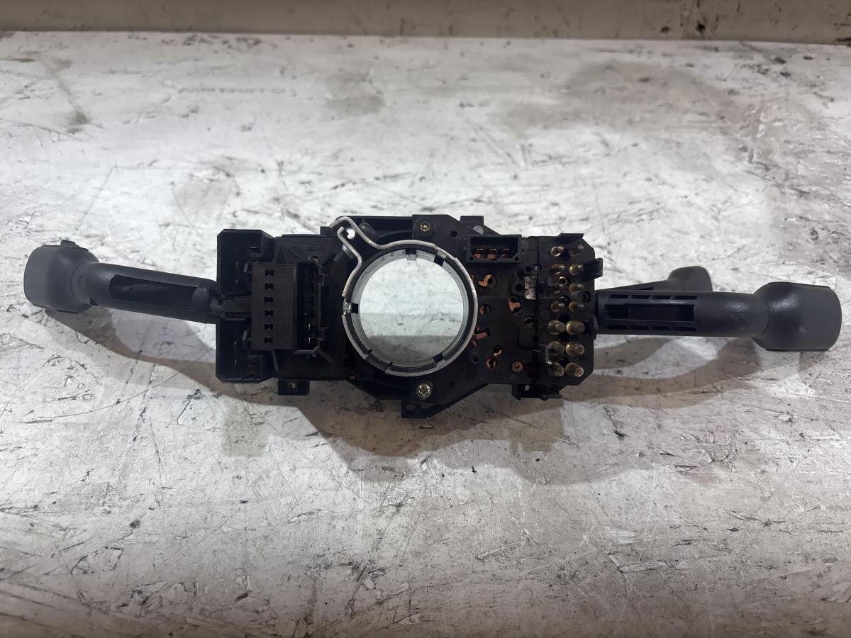 Переключатель подрулевой 4D0953513D Audi A8 D2 / S8 D2