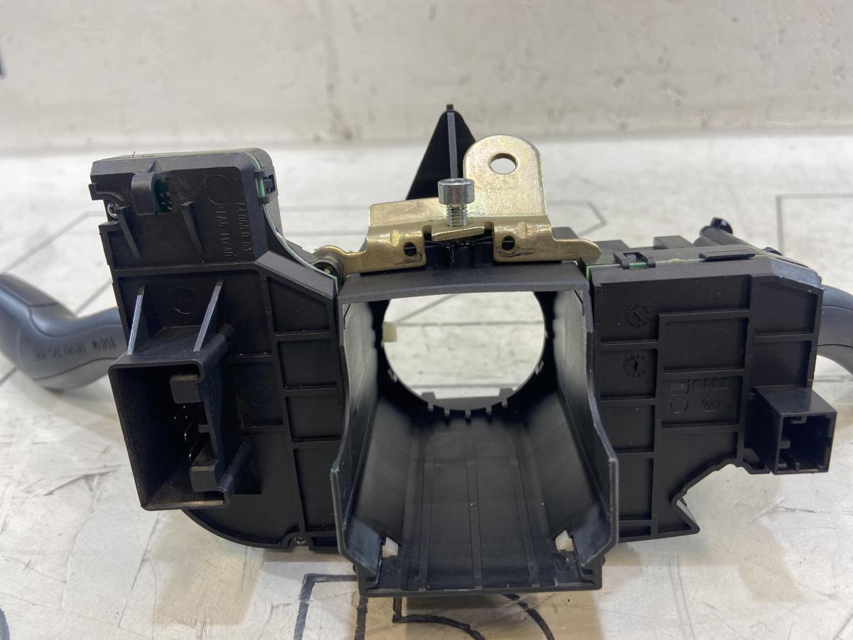 Переключатель подрулевой (стрекоза) 8E0953549S Audi A4 B6