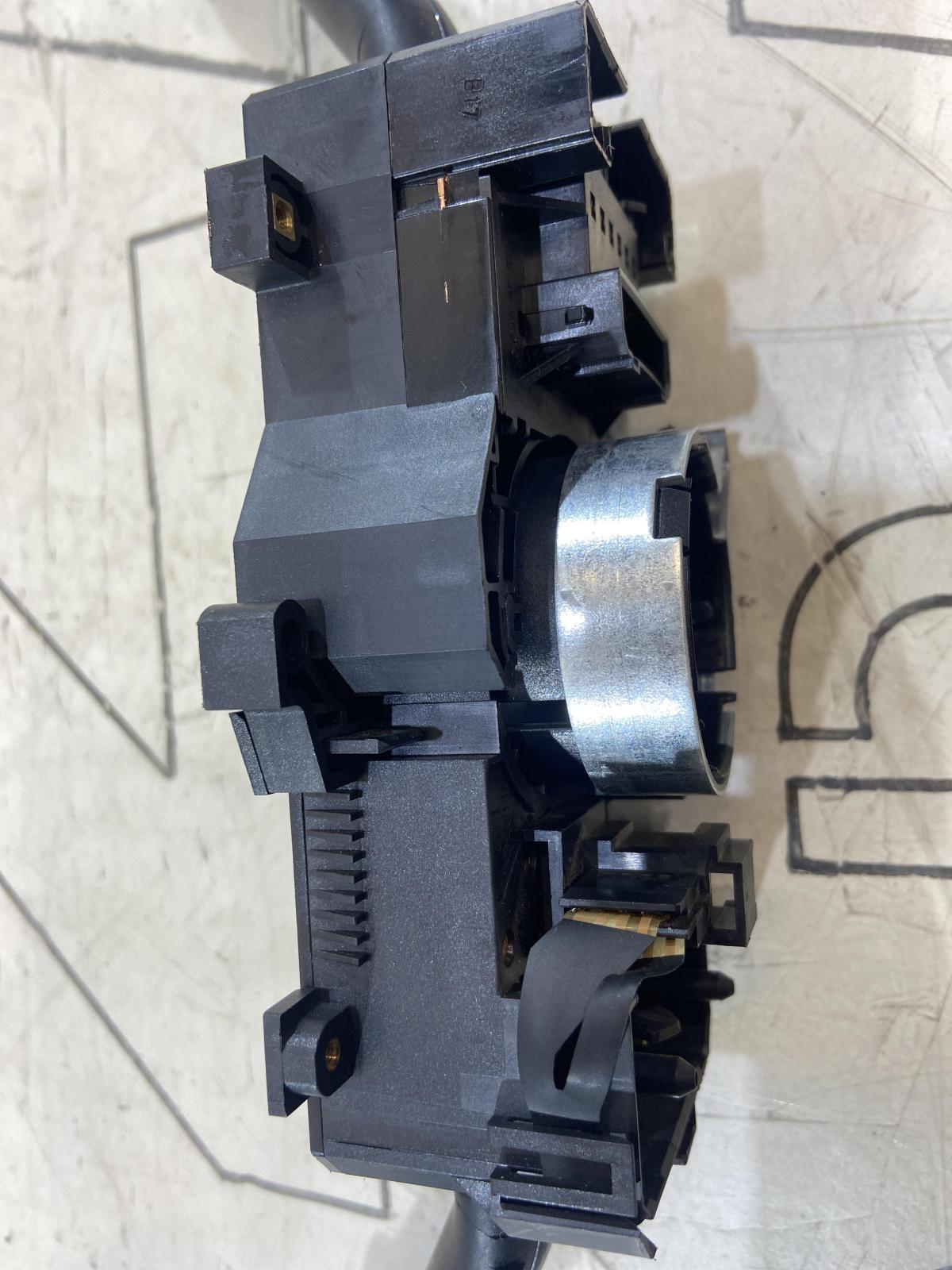 Переключатель подрулевой (стрекоза) 8L0953513J Audi A3 / S3