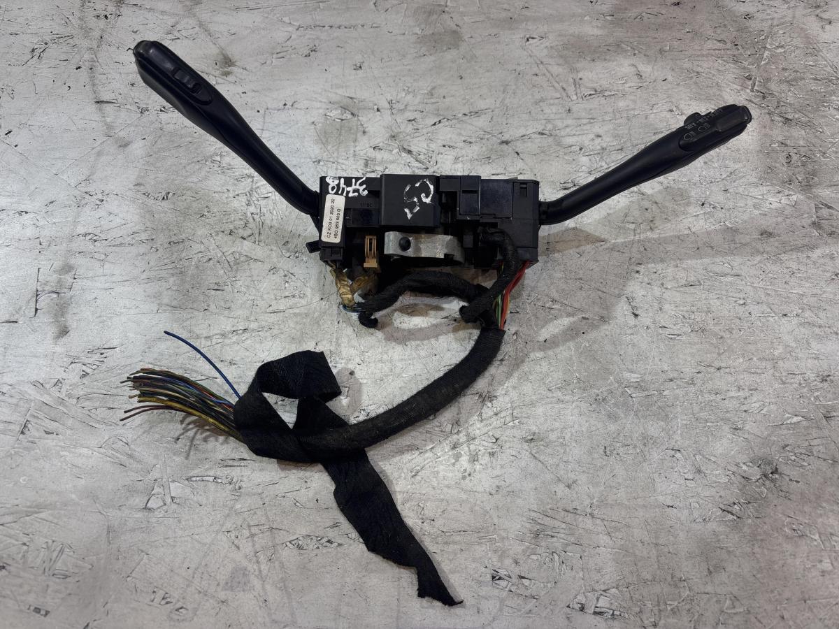 Переключатель подрулевой 8L0953513H Audi A3 / S3