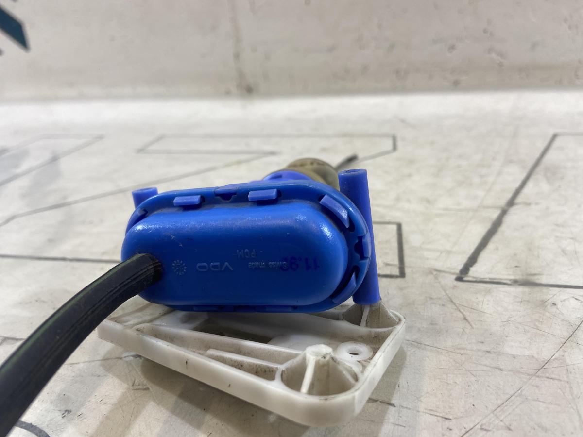 Клапан управления для двери водителя и пассажира 893862153С Audi 80 B3