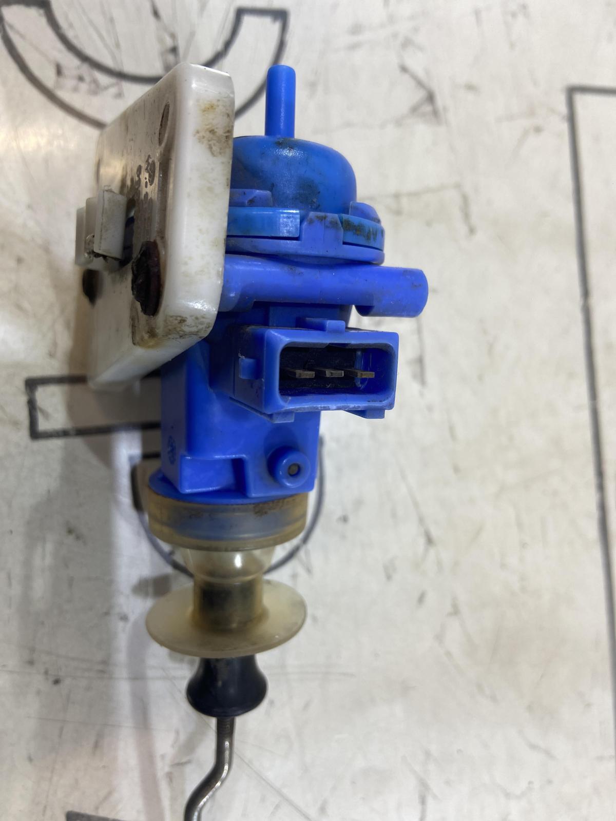 Клапан управления для двери водителя и пассажира 893862153С Audi 80 B3