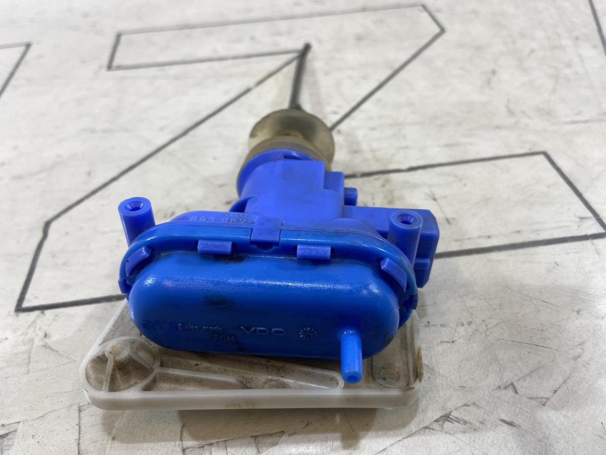 Клапан управления для двери водителя и пассажира 893862153С Audi 80 B3