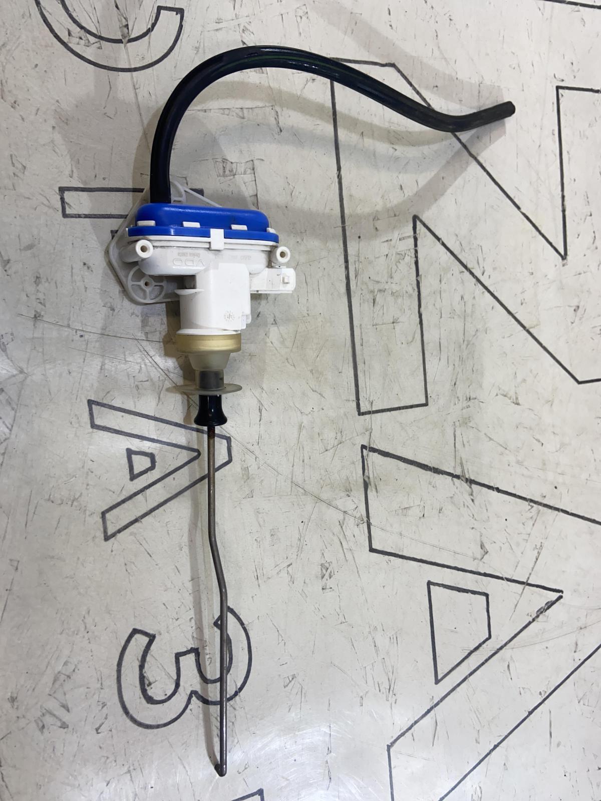 Клапан управления для двери водителя и пассажира 8A0862153 Audi 80 B4