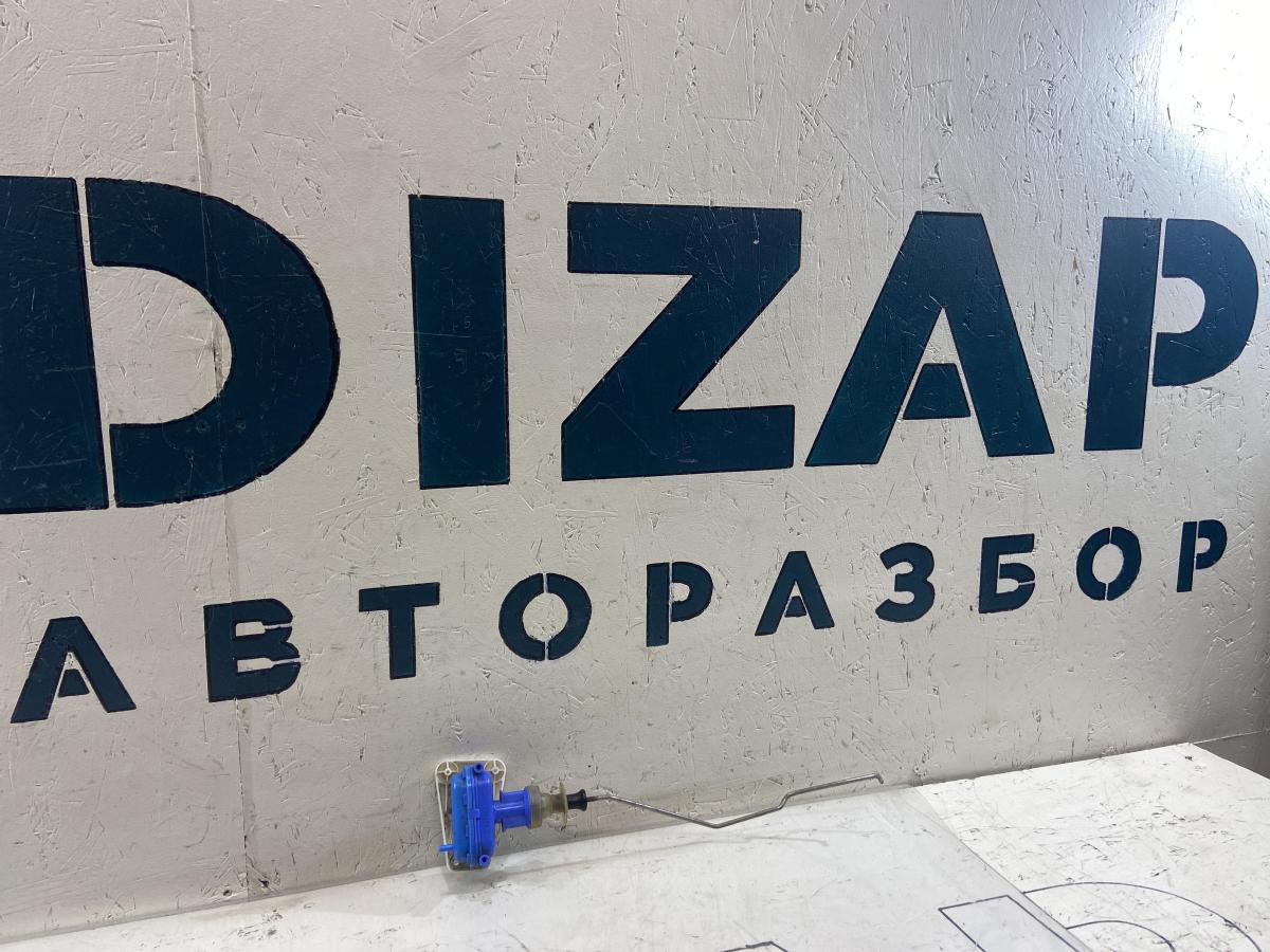 Клапан регулировочный двери задней левый правый 893862153D Audi 80 B3