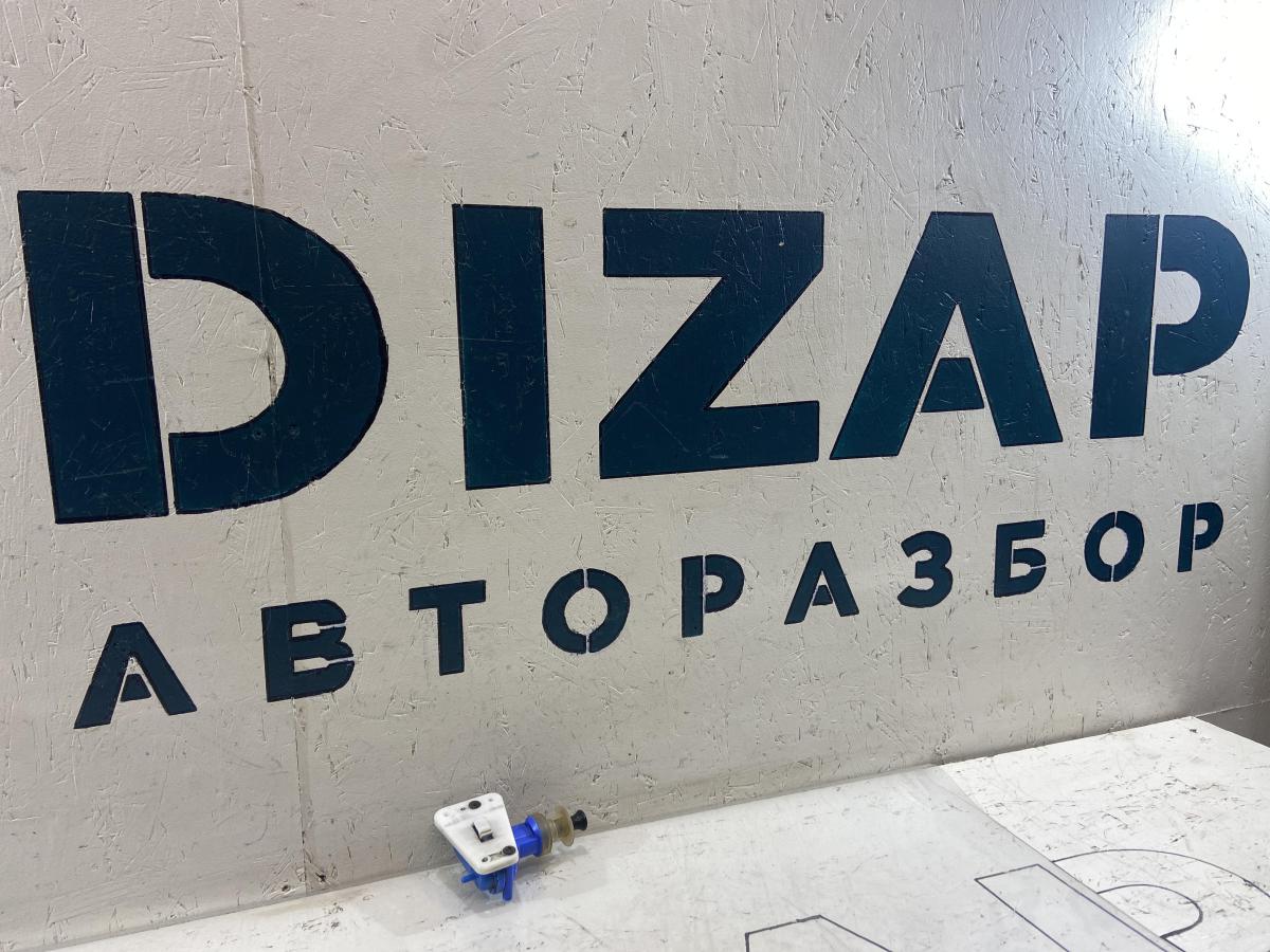 Клапан управления для двери водителя и пассажира 893862153С Audi 80 B3