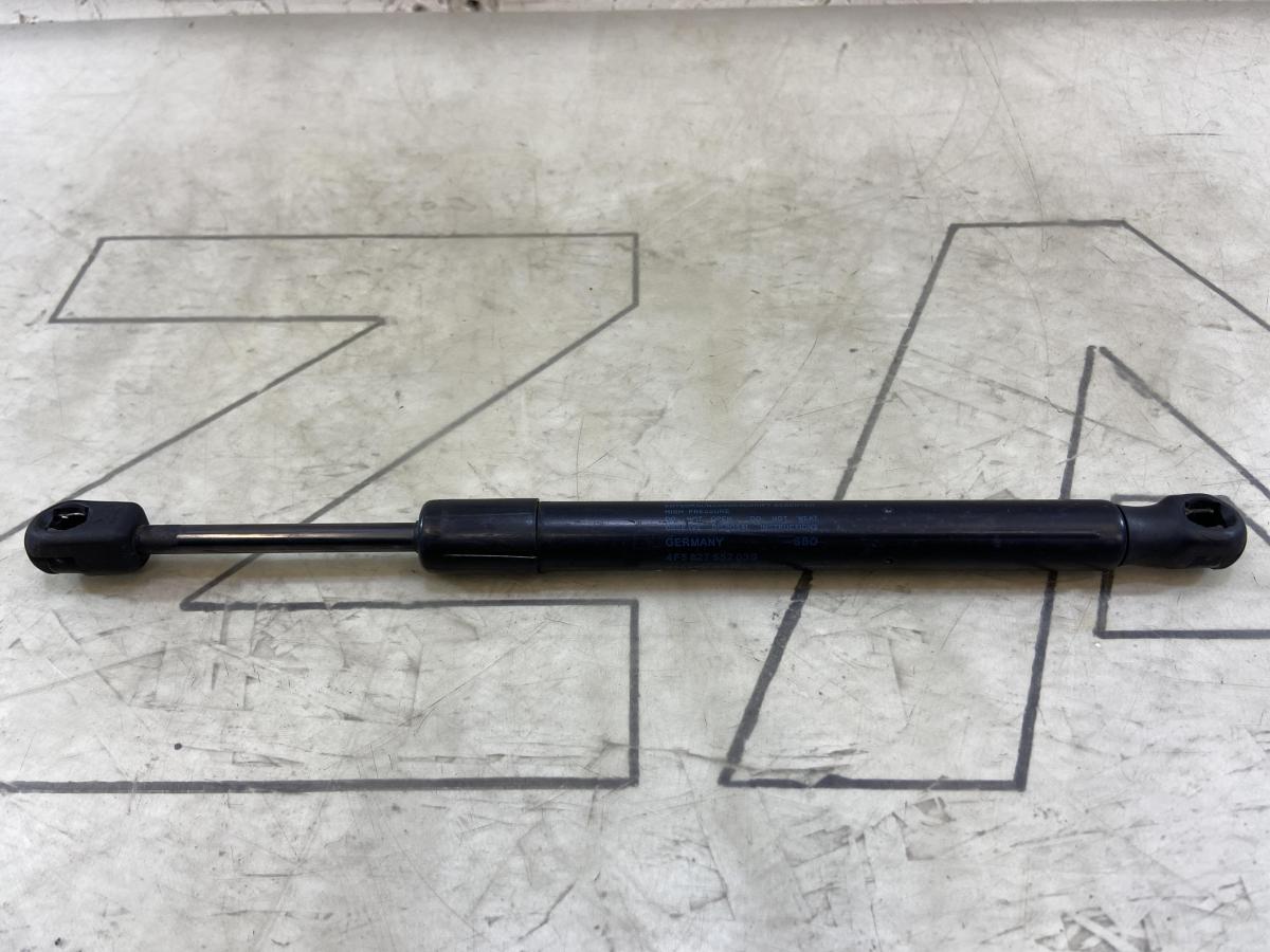 Амортизатор крышки багажника 4F5827552 