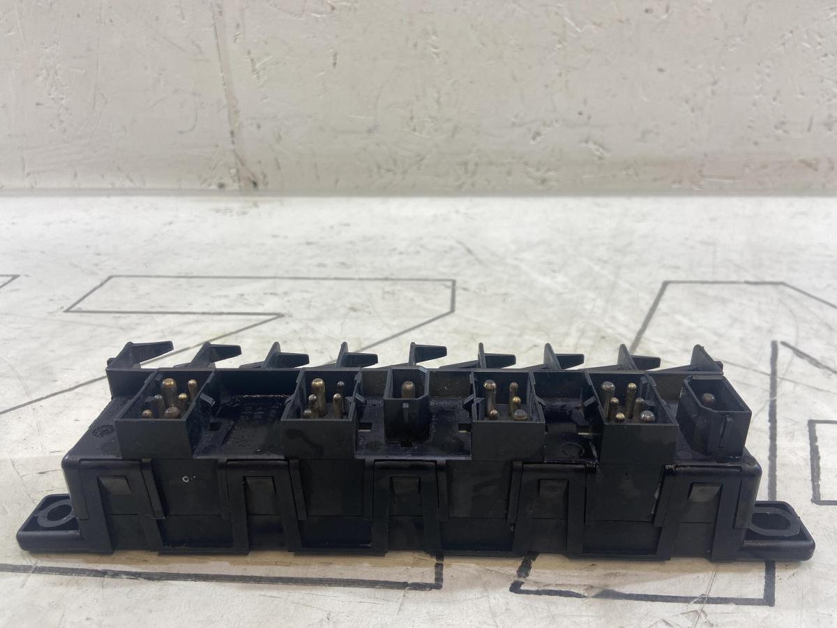 Блок предохранителей (блок реле) 4A0941822 Audi A6 C4