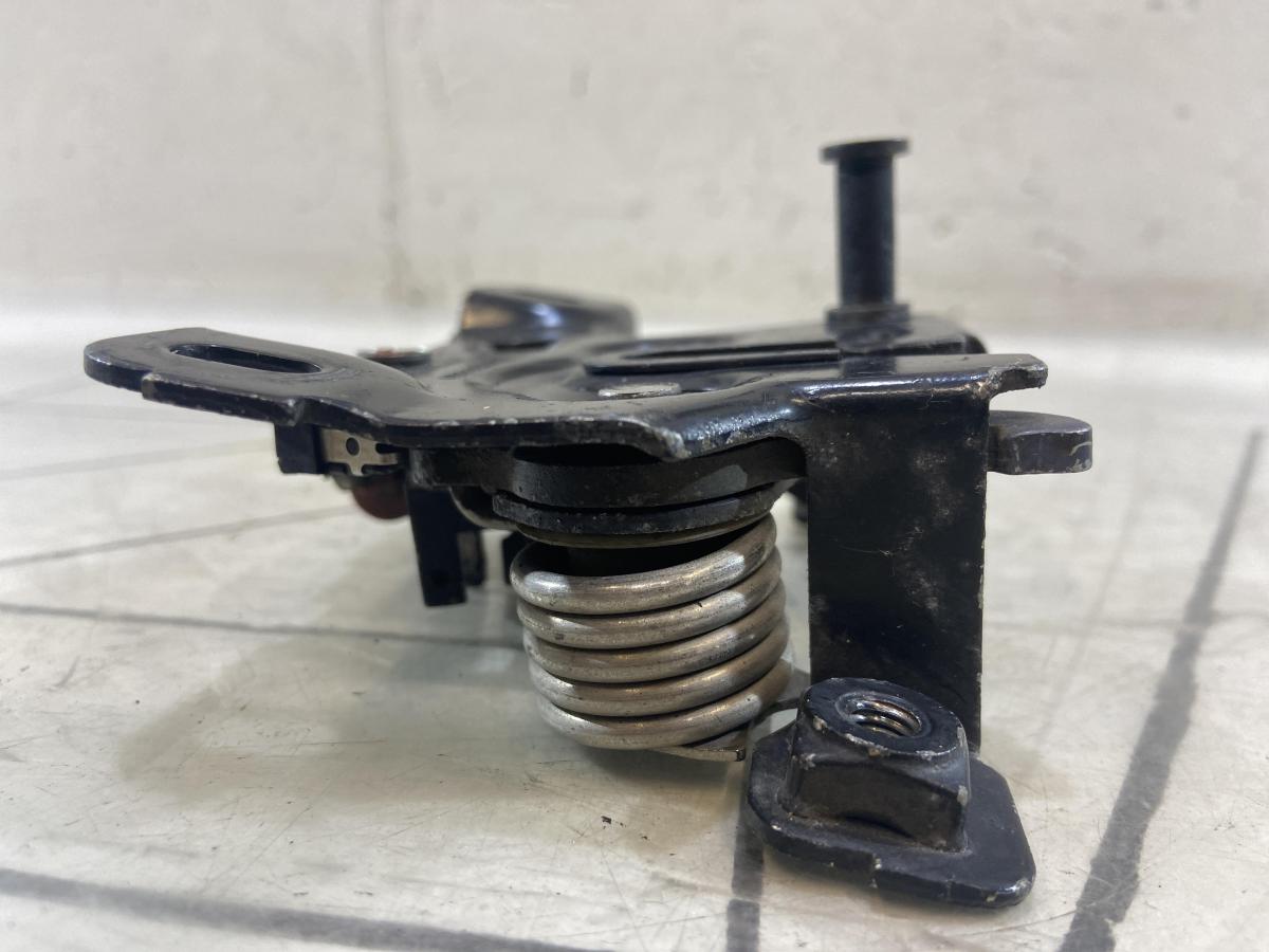 Замок капота 4B0823509 Audi A6 C5