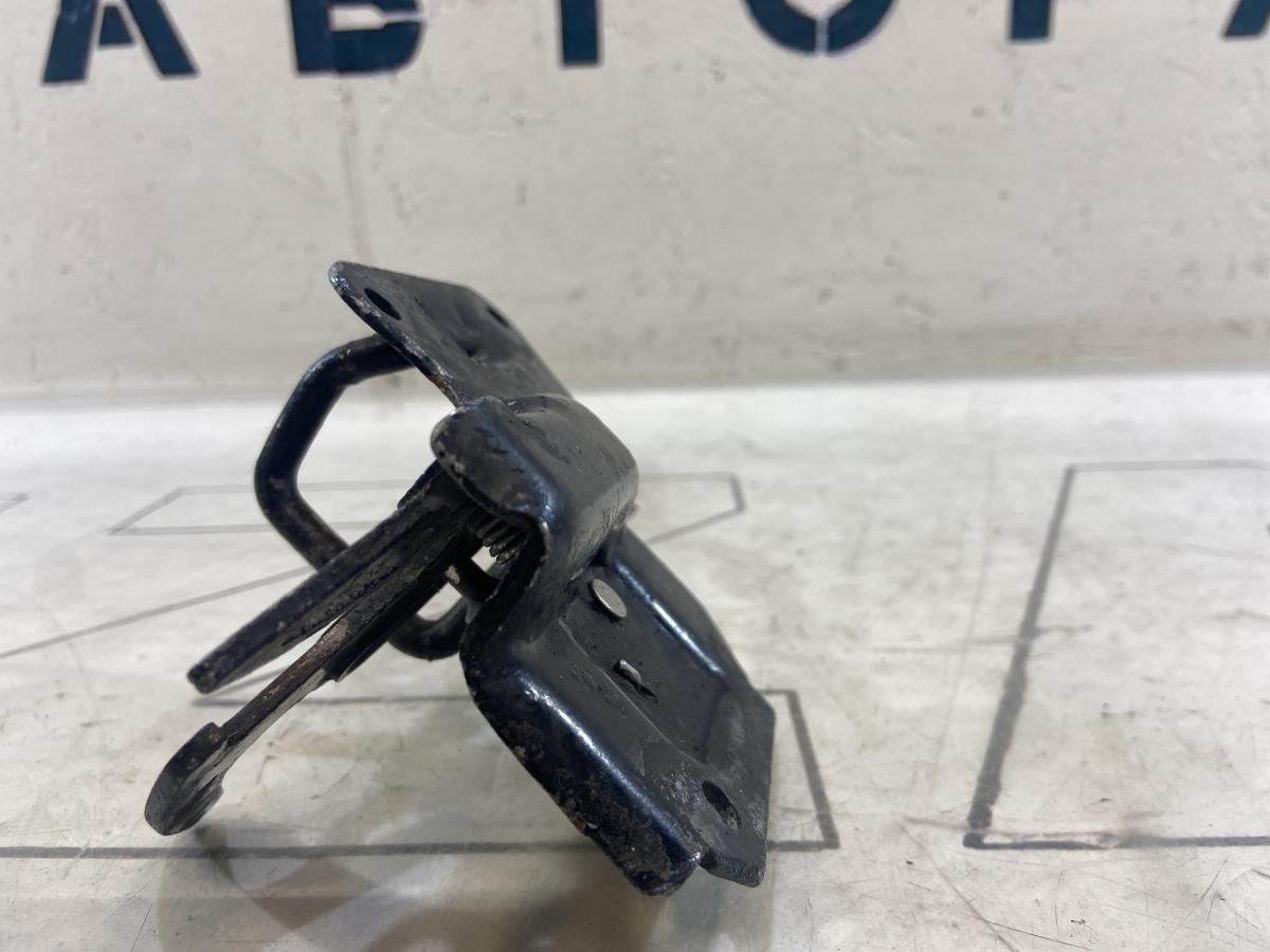 Стопорный крюк 4B3823480F Audi S6 C5