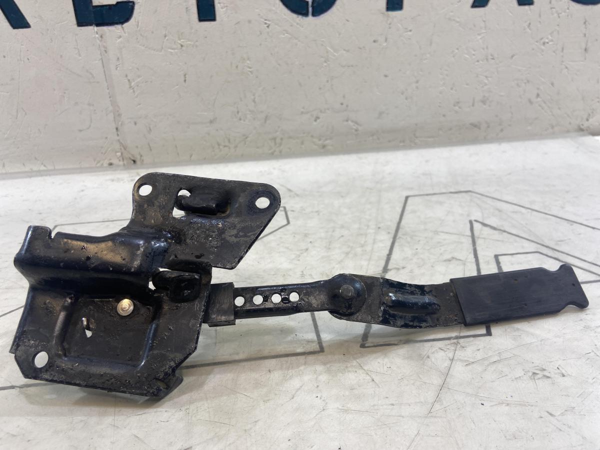 Стопорный крюк 4B3823480F Audi S6 C5