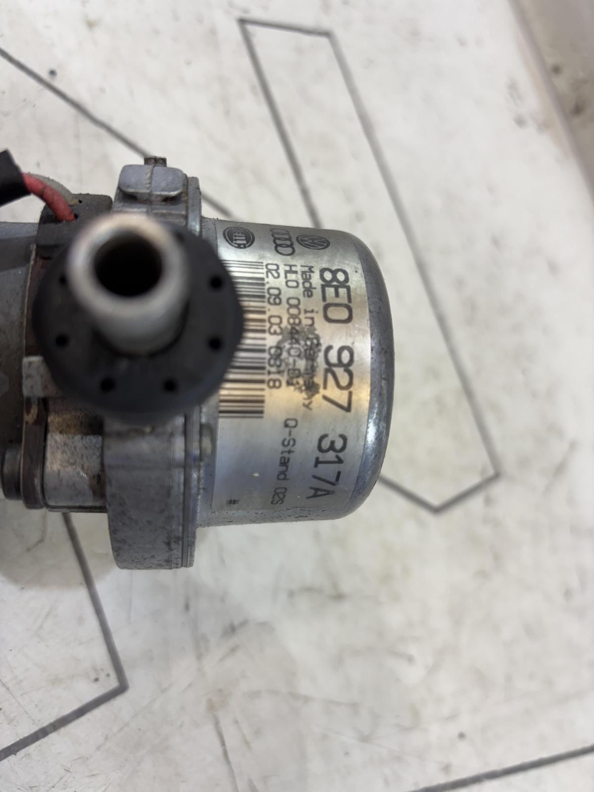 Насос вакуумный 8E0927317A Audi A4 B6