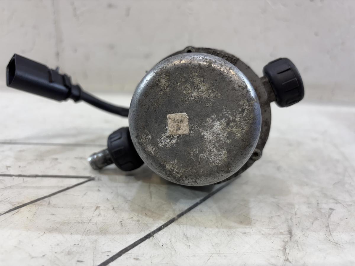 Насос вакуумный 8E0927317A Audi A4 B6