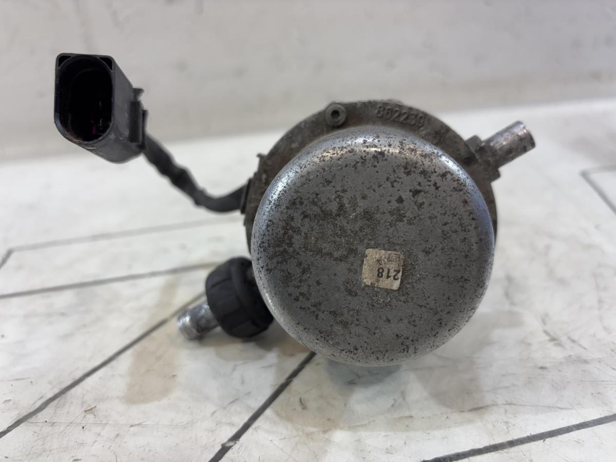 Насос вакуумный 8E0927317A Audi A4 B6