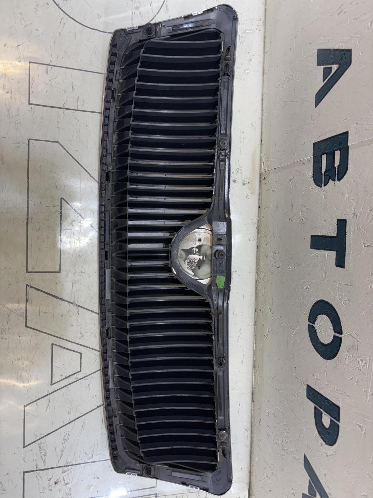 Решётка 1Z0853668 Skoda Octavia 2