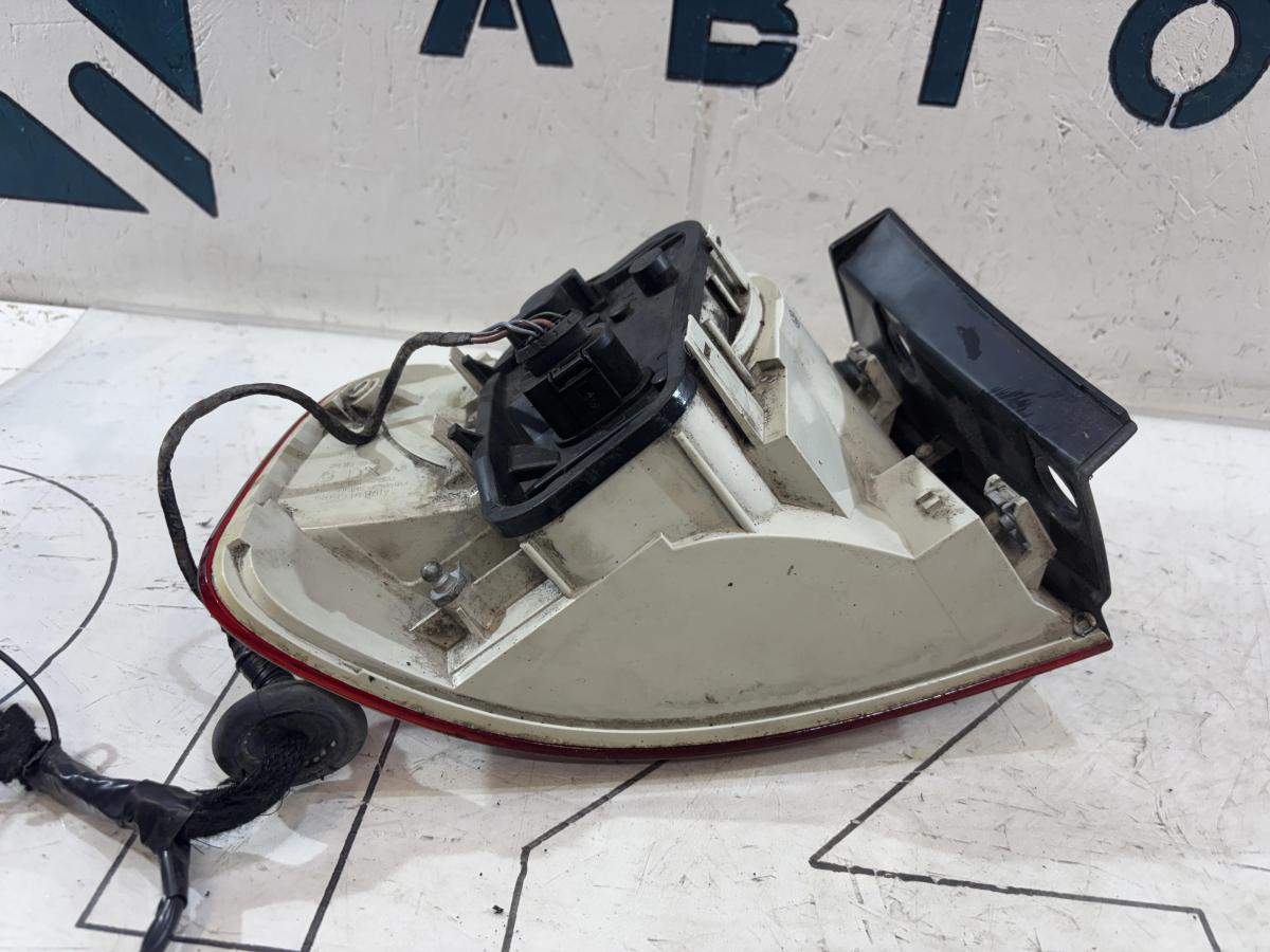Фонарь правый 7L6945096K Volkswagen Touareg I