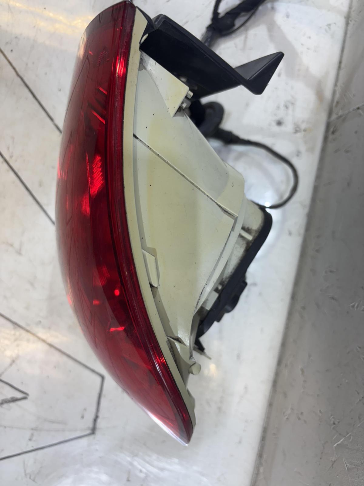 Фонарь правый 7L6945096K Volkswagen Touareg I