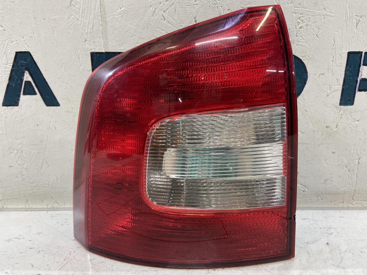 Фонарь задний правый 1Z9945095A Skoda Octavia II рест